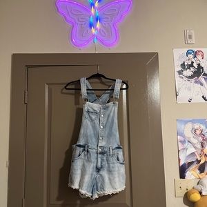 Overall shorts
